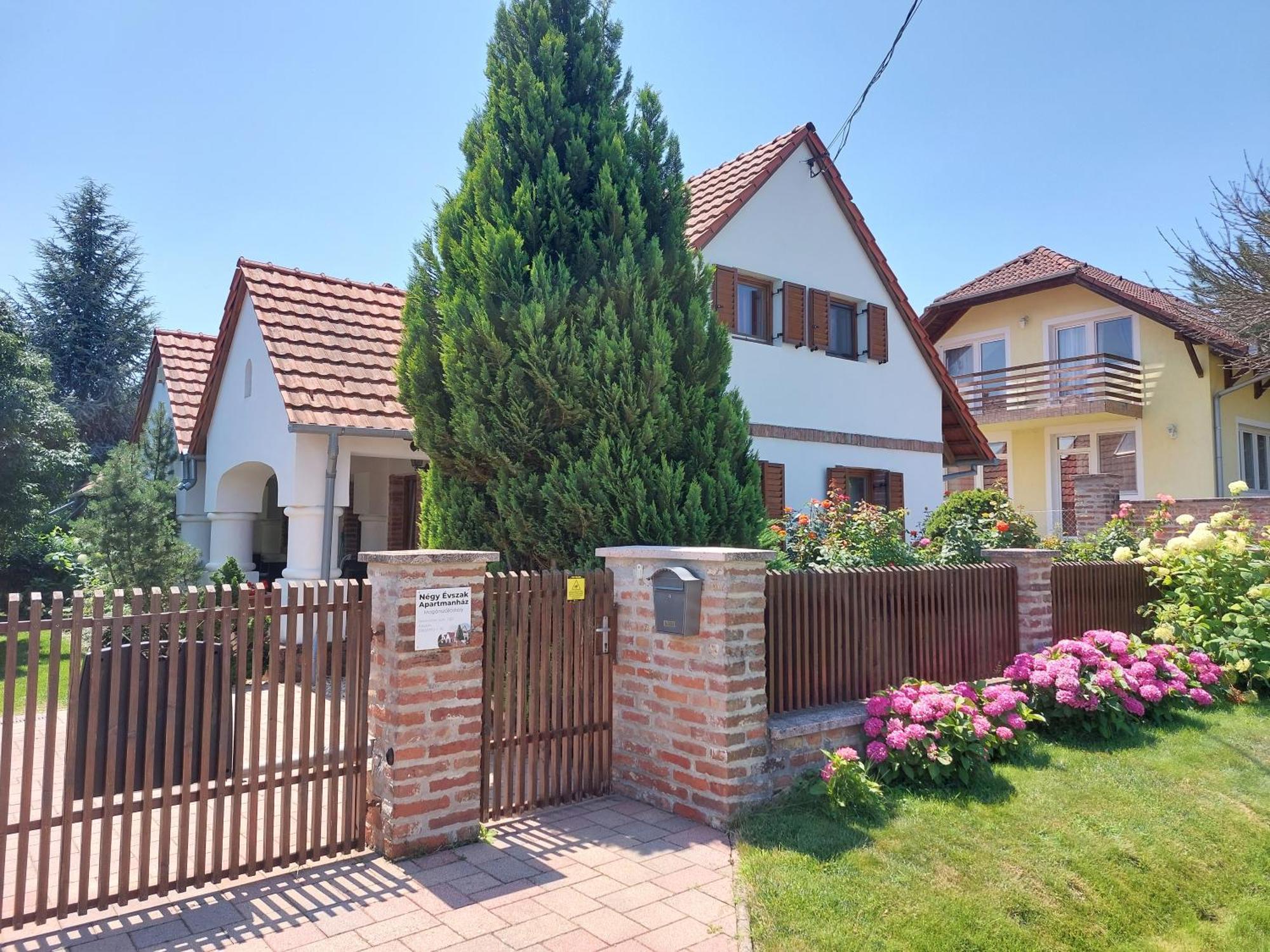 Negy Evszak Apartmanhaz Zalakaros Bagian luar foto